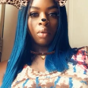 Meet your Posher, Ebony